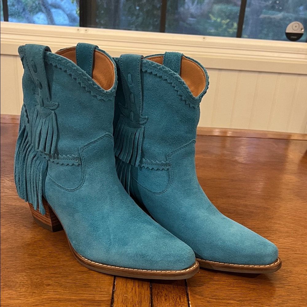 Dingo turquoise suede ankle boots